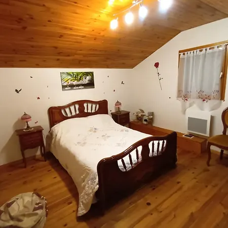 D'hotes Au Pied Des Pyrenees Oda ve Kahvaltı Lagrange (Hautes-Pyrenees)